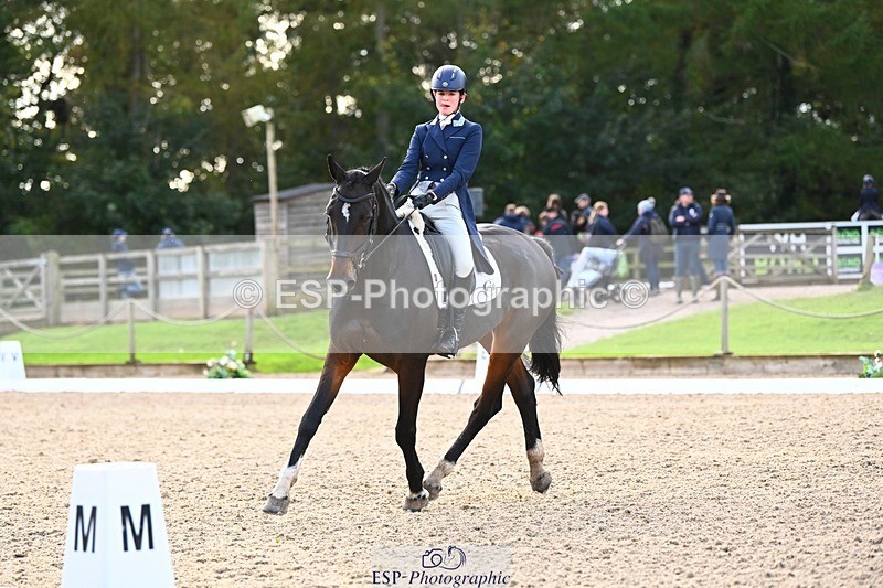 231021-143349-17871 - 358-ROYALE.MESSENGER-Anna.Singer-DR