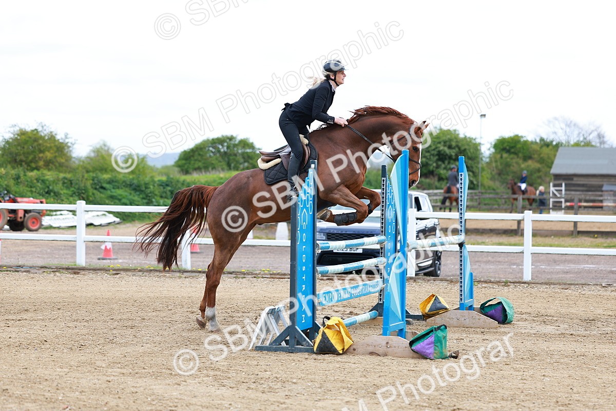 SBM_002242 - Class 10 - Senior Newcomers - 1.10m