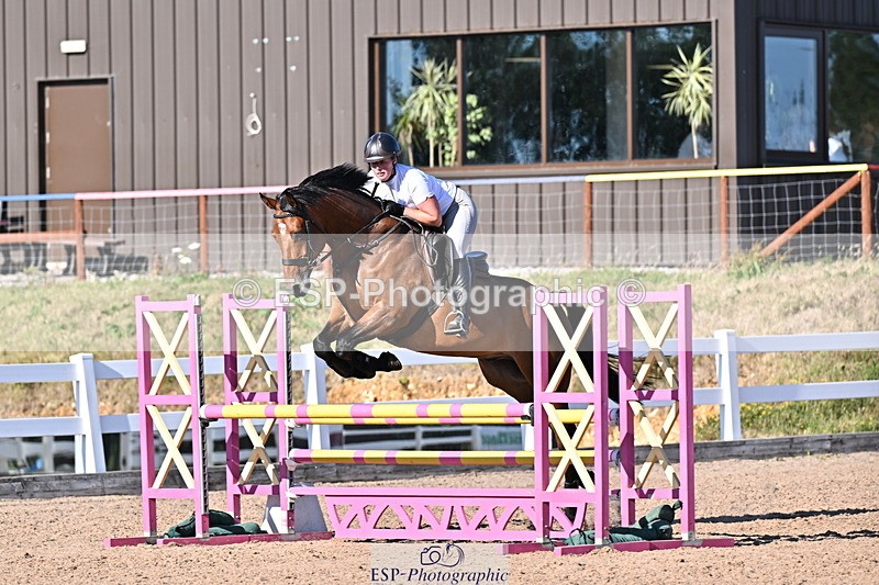 250708A-181802-00465 - 90cm Classes