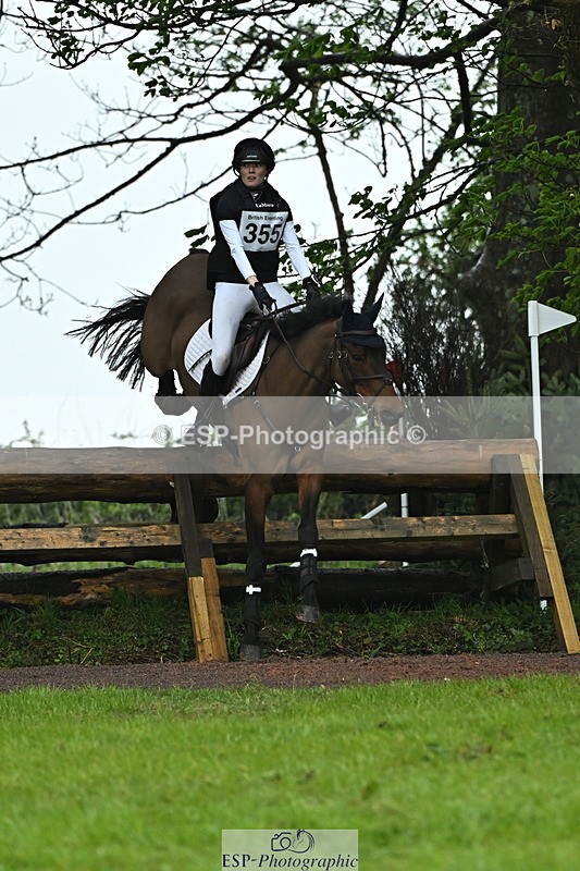 250418-160746-07089 - 355-Xanthe.Baylis-MONBEG.BY.MAGIC