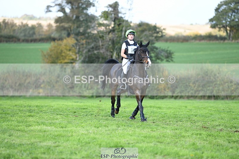 251024A-131020-11915 - B-148-Tarka.Abraham