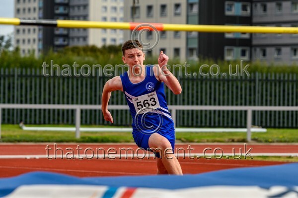 Age25SAT-914830 - Field Male