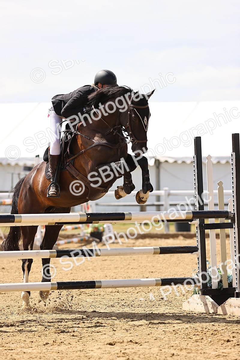 SBM_009781 - Class 8 - Senior Newcomers - 1.10  Open