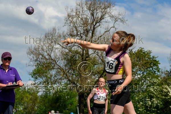 West25Sat-919768 - Field Female