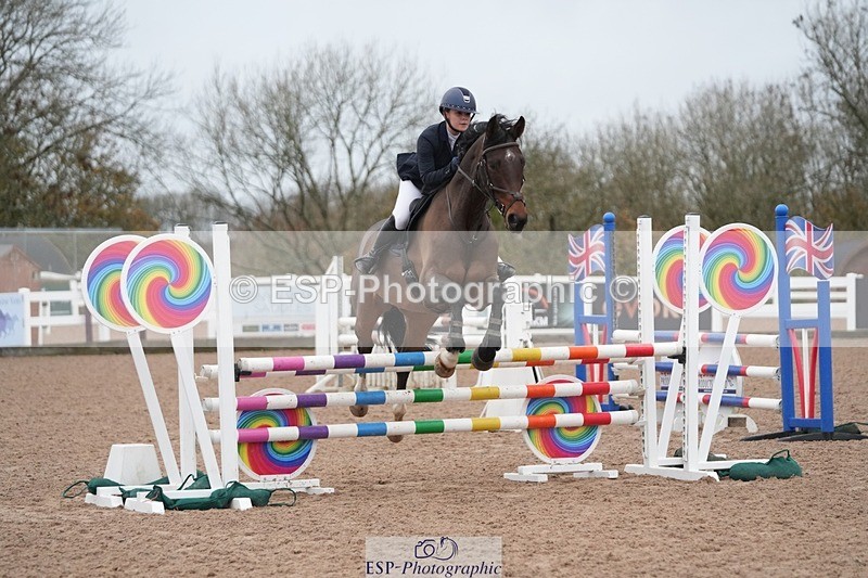 251109-090110-03137 - Cls 15 British Novice and 90cm Open