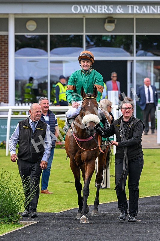 050626-Race 6-Military Girl-3674 - Race 6 16.45pm David Ritchie Is 50! Happy Birthday! Fillies' Handicap