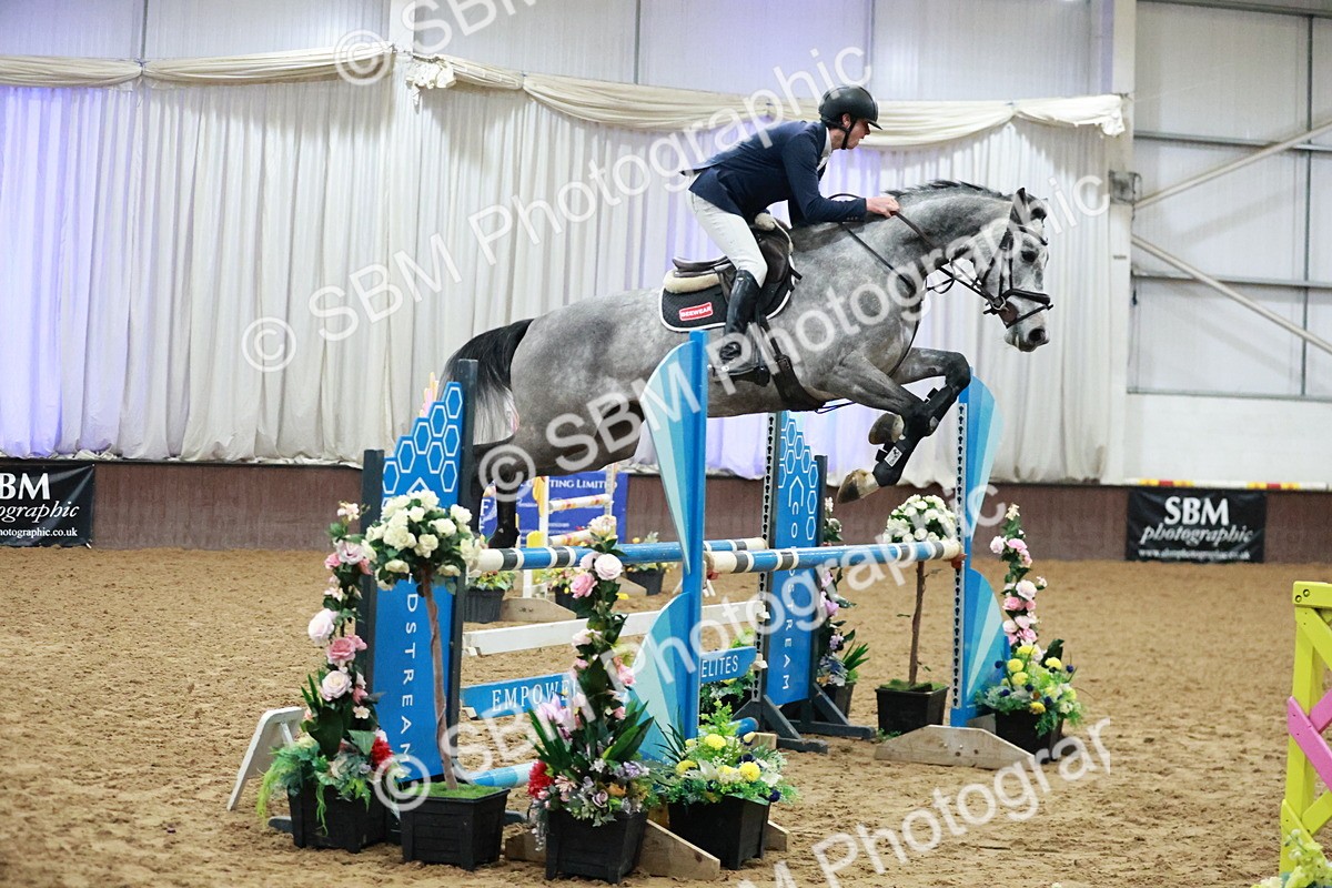 SBM_004436 - Class 17 - Senior Newcomers - 1.10m