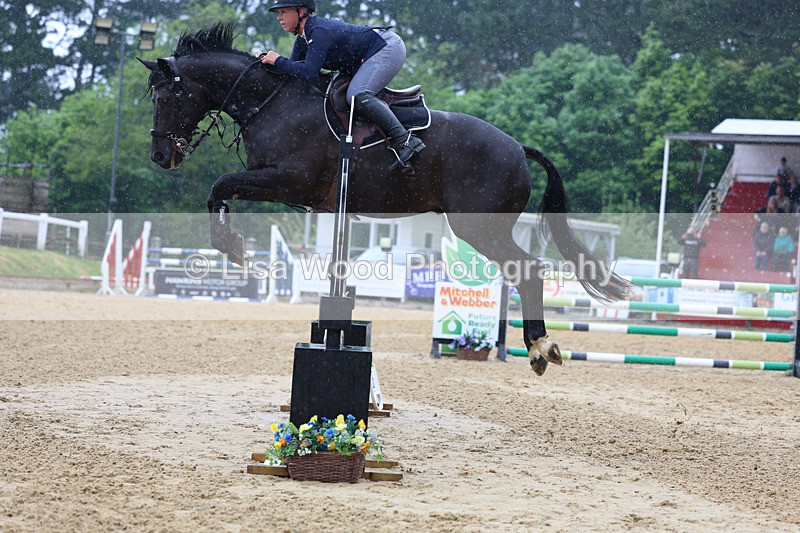 3E7A7227 - Class 7: Senior Newcomers/1.10m open
