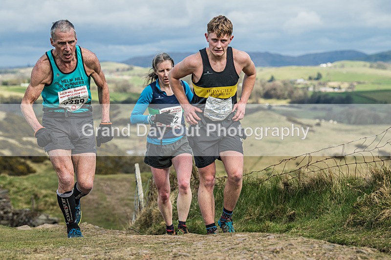 Helm Hill -500 - Kendal Winter League Helm Hill Fell Races (Under 13/15/17 & Seniors) Sunday 16th March 2025