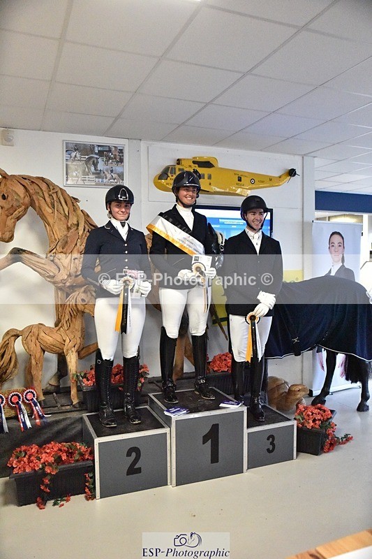 250214-153444-02585 - Advanced Medium Silver Presentations