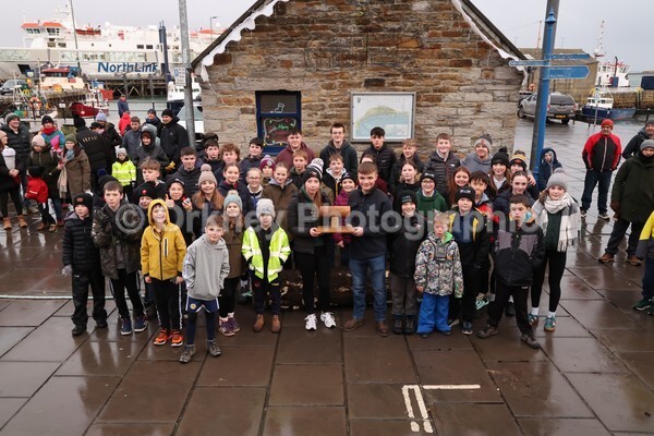 DAD_2015 - Stromness Yule Log Pull