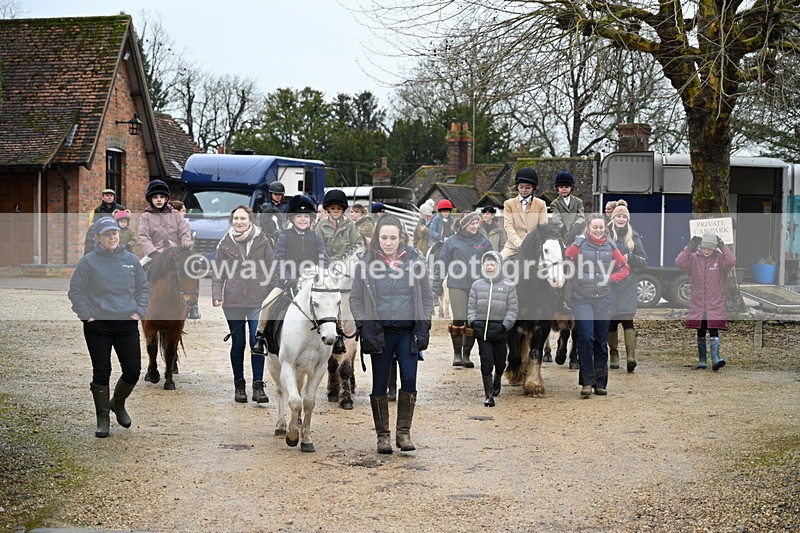 WJ7_9299 - Walk out..