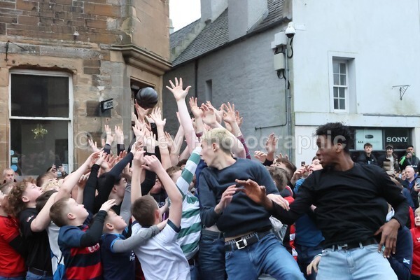 AA075595 - Christmas Boys Ba'