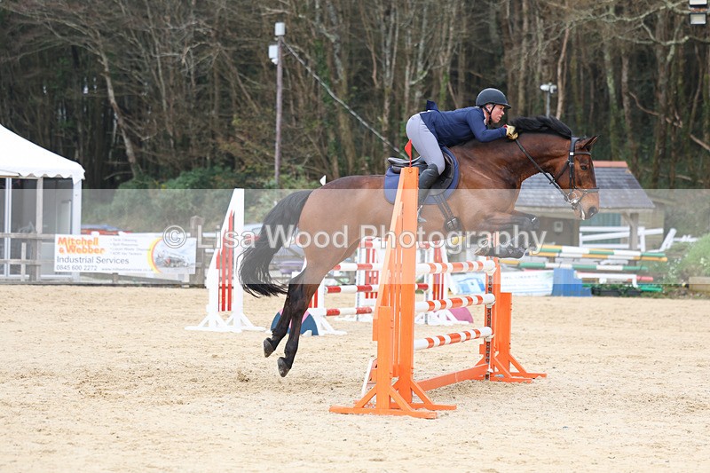 3E7A7654 - Class 8: Senior Newcomers/1.10m open