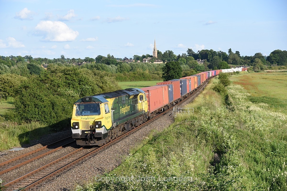 JL - 19.6.23 70011 4M99 Southampton Maritime - Crewe, Kings Sutton - Chiltern Routes (north to south)