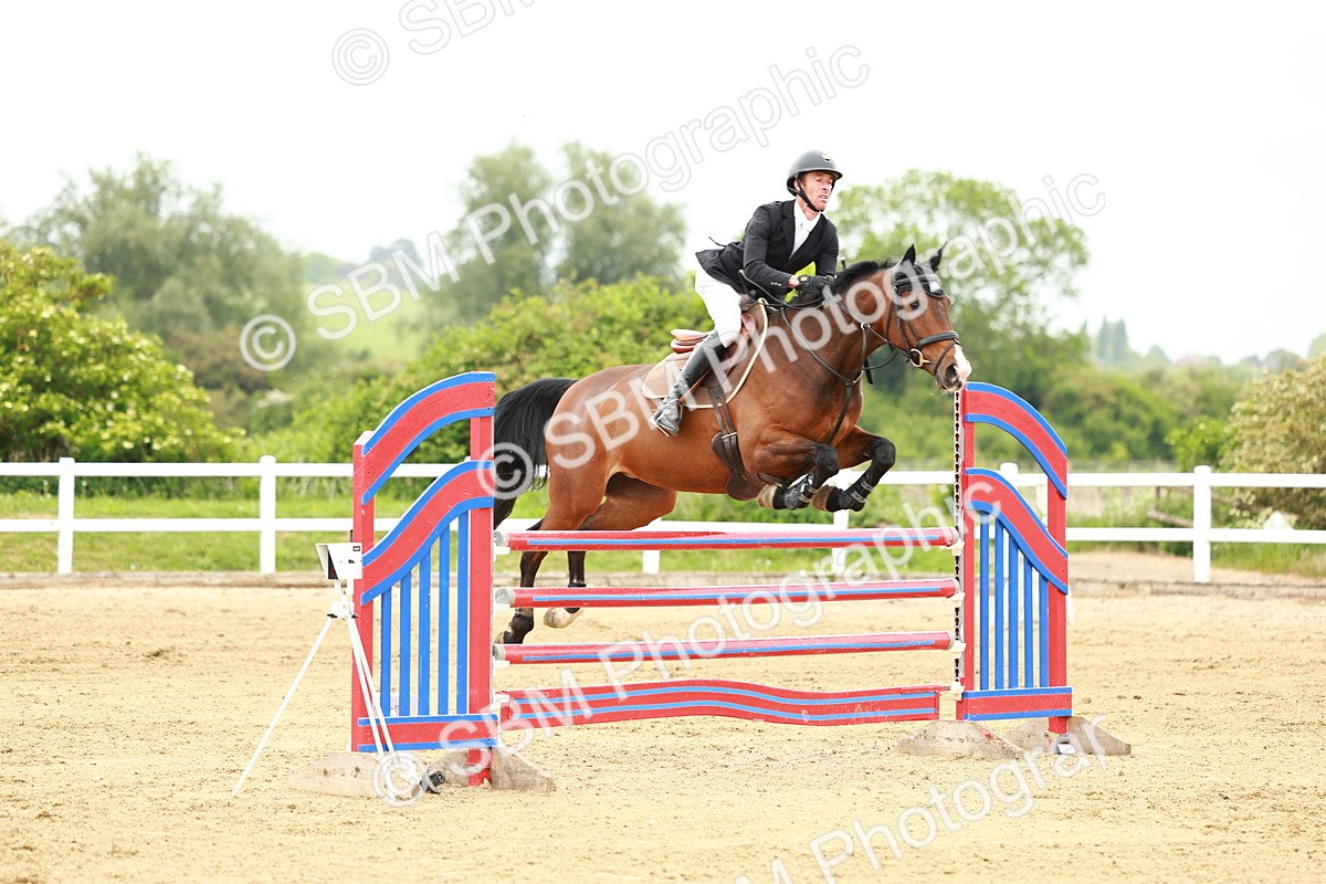 SBM_001133 - Class 5 - Senior Foxhunters - 1.20m