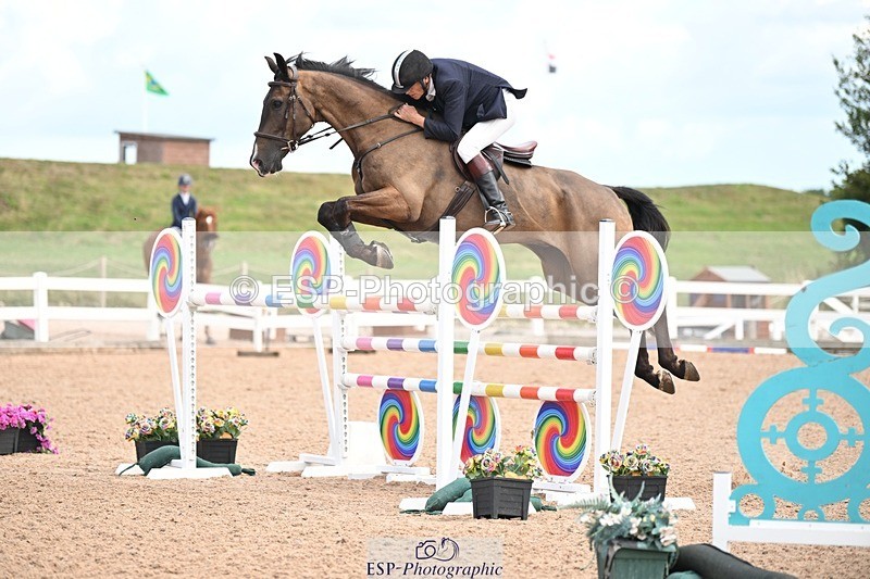 250723-155300-01251 - Cls 6 Foxhunter and 1.20m