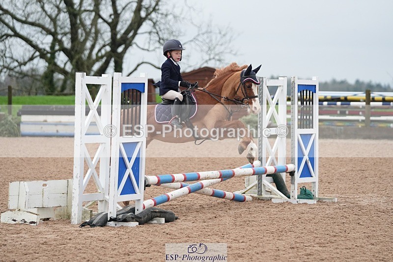 251116-095407-01443 - Cls 18 Clear Round 50cm