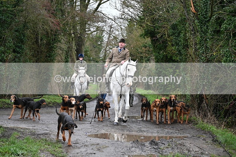 WJ7_9424 - Walk out..