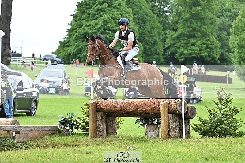 240525-161911-17550 - 241-CLASS_ROMANCE-Jack_Pinkney