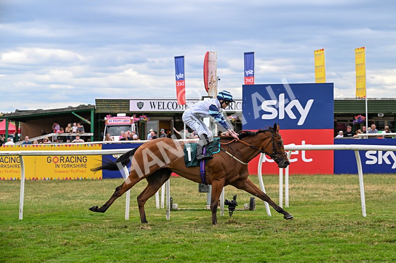 220726-Race 5-Explode-0033 - Race 5 16.12pm Sky Bet Go-Racing-In-Yorkshire Summer Festival Handicap