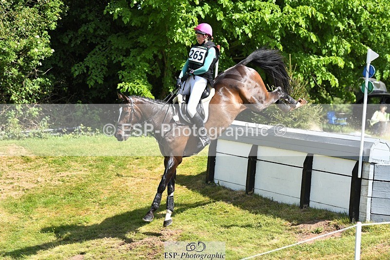 230527-110202-09269 - 265-ISAAC_NEWTON-Jess_Rimmer-XC