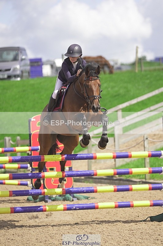 230806A-111320-01532 - Cls 13 Snr Newcomers & 1.10m Open