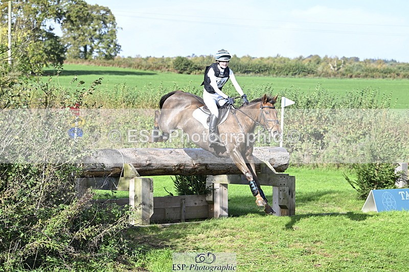 251024A-121728-08944 - B-124-Sophie.Lamb