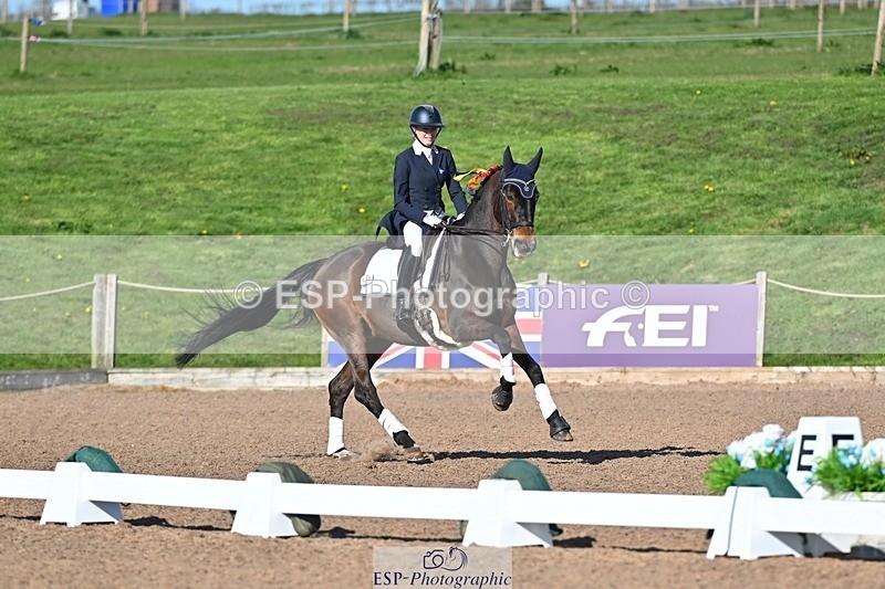 250405-154022-11828 - Cls 28 Young Riders Team