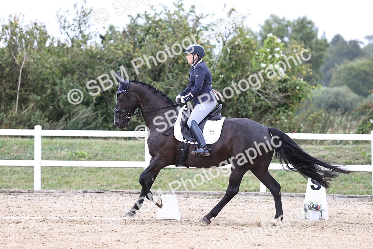 SBM_017577 - Class 14 - Novice 23 - 13.52-14.55