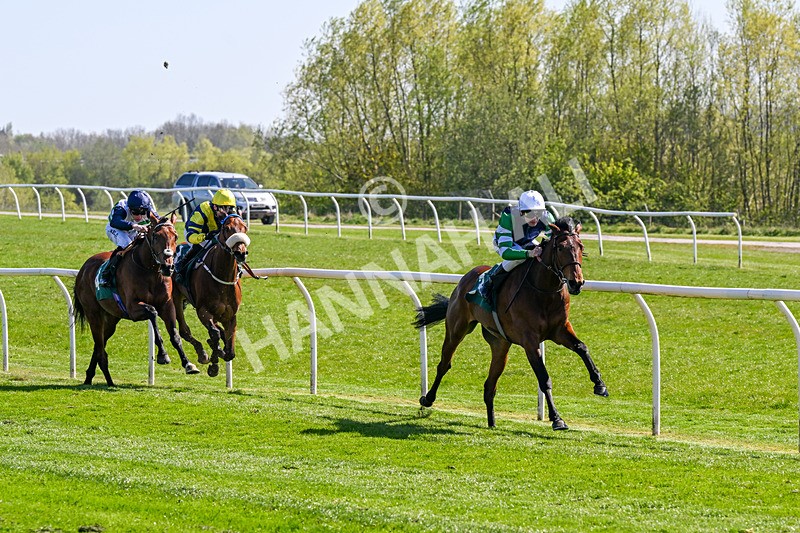 220426-Race 3-Cranachan-0296 - Race 3