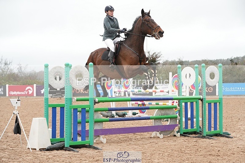 251109-112412-03546 - Cls 20 Newcomers and 1.10m Open