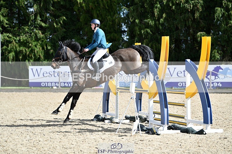 240324-120557-02451 - Cls 9 Snr 1.05m Open