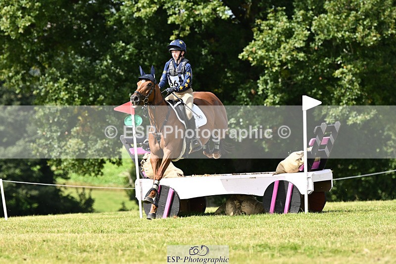 240825X-112829-32042 - 70cm XC 11.00 to 12.00