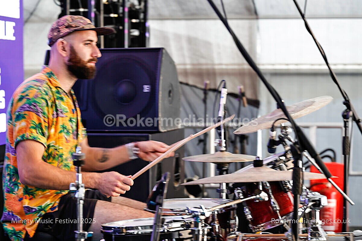 _MGL7104 - MINETY 2025