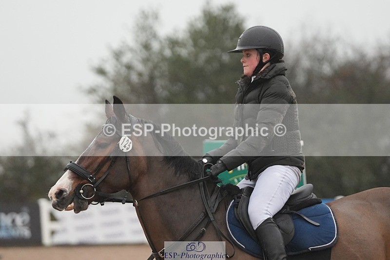 251207-121408-02006 - Cls 20 Snr Newcomers and 1.10m