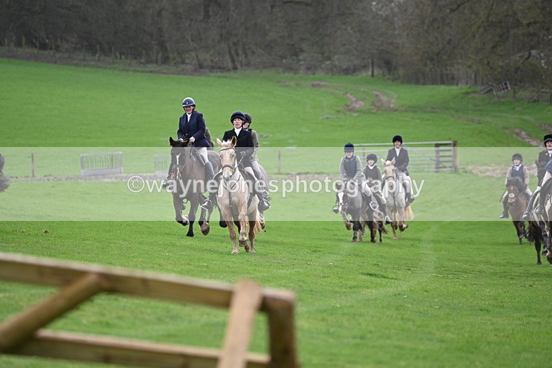 WJ6_9134 - Line Three