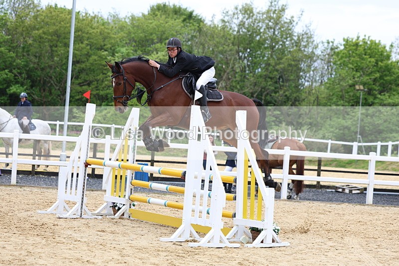 3E7A6005 - Class 4: Senior British Novice/90cm open