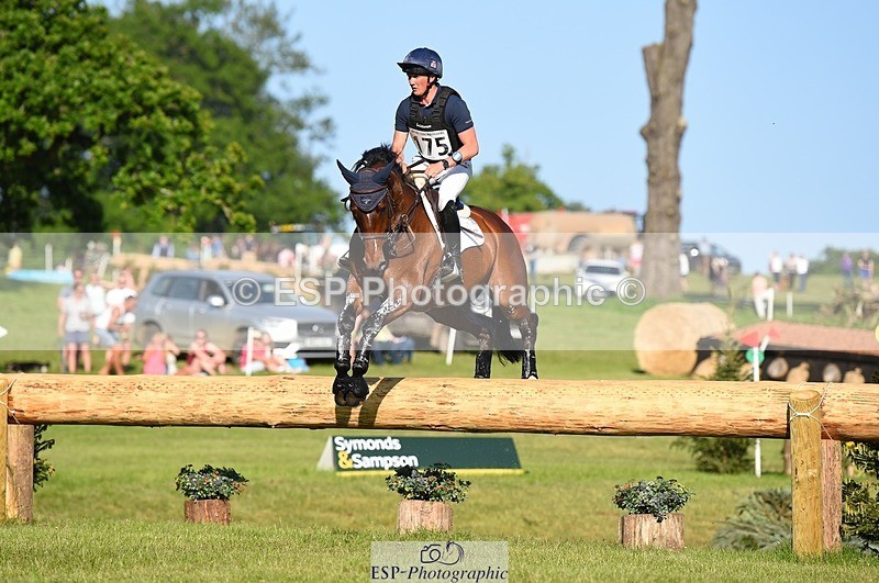 230527-181426-13771 - 175-MONBEG_EQUITY-Tom_McEwen-XC