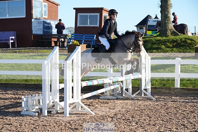 251130-103555-00949 - Cls 4 Pony Brit Nov & 80cm Open