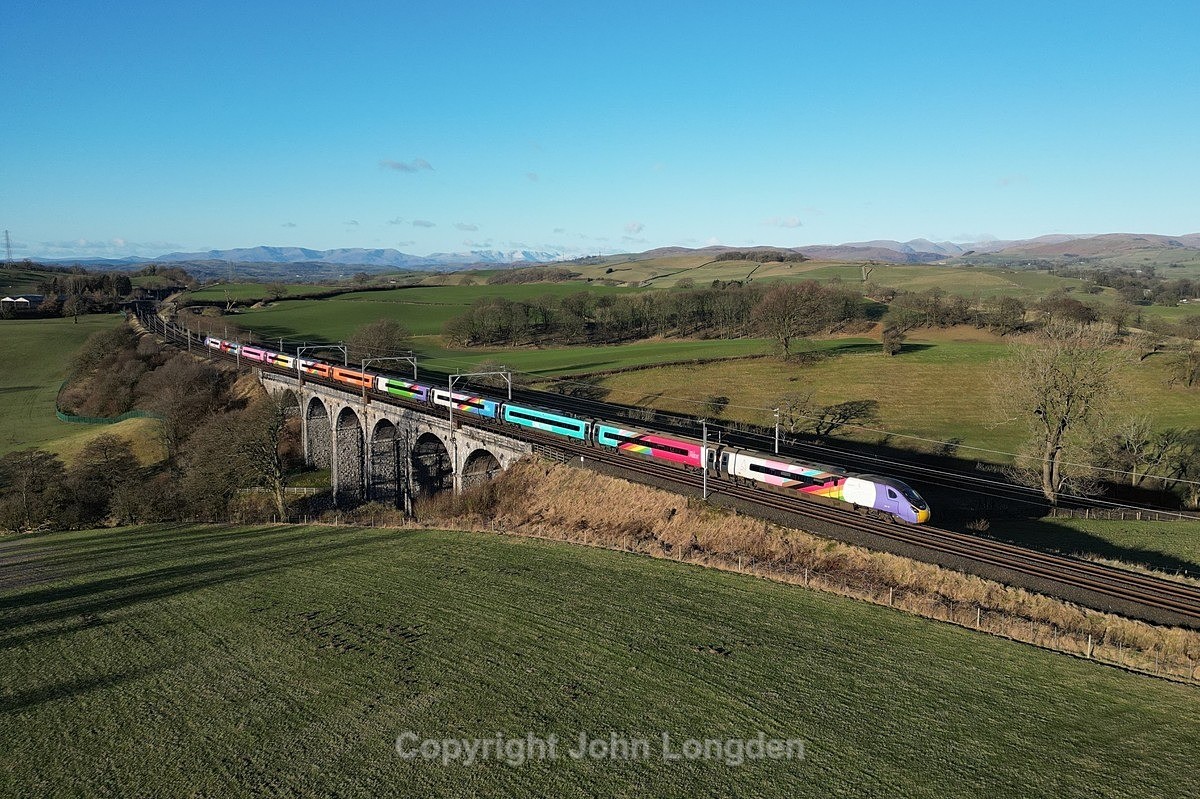 JL - 15.1.24 390119 9S44 Euston - Edinburgh, Docker Viaduct - West Coast Main Line (north to south)