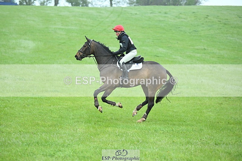 250418-103223-01197 - 017-Rosie.Bradley-Hole-KILMOUNTAIN.TOYBOY