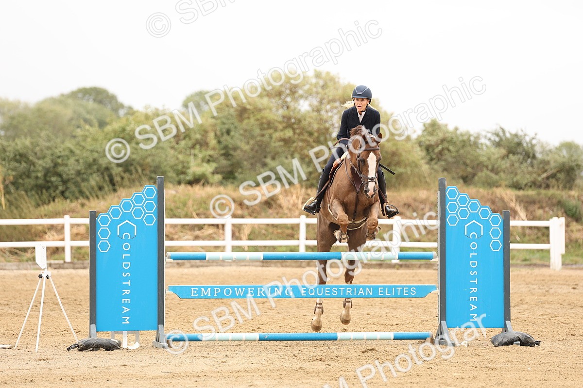 SBM_024027 - Class 6 - Senior Newcomers 1.10m