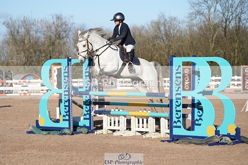 251130-121037-01147 - Cls 6 Blue Chip Pony Newcomers & 1m Open