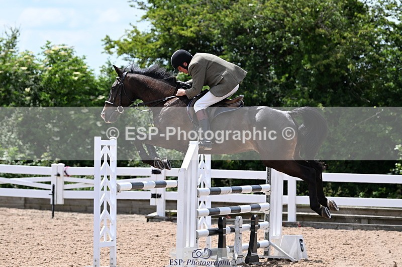 240619A-143400-00639 - Cls 4 Snr Newcomers and 1.10m Open