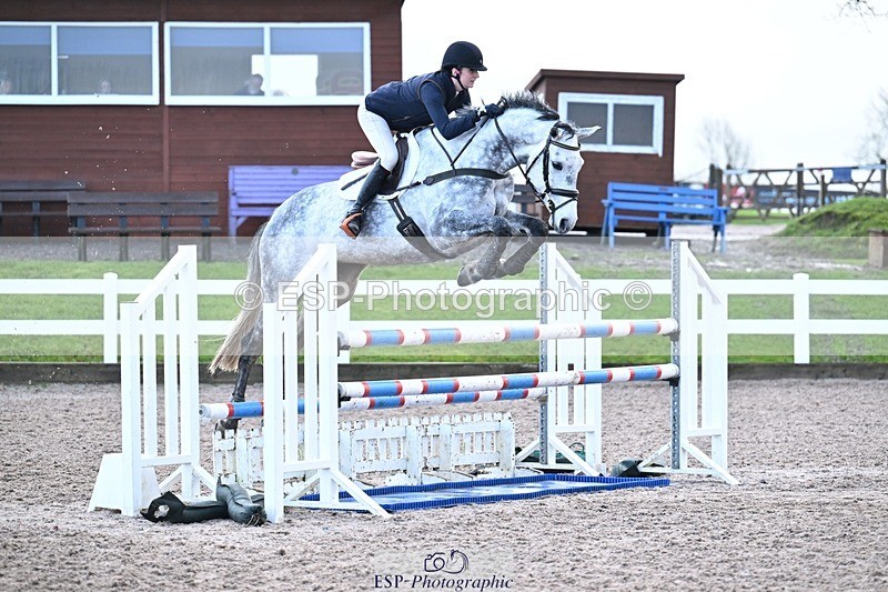 251206-121116-00910 - Cls 12 Snr Newcomers and 1.10m