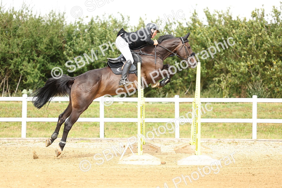 SBM_010352 - Class 4 - Senior Foxhunter - 1.20m Open