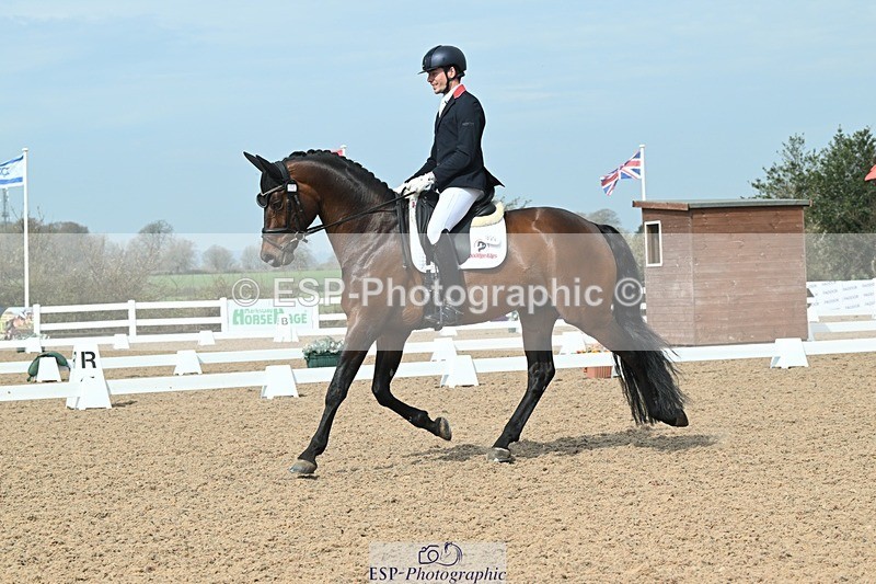 250403-103915-01513 - 048-Angus.Corrie-Deane-Maigret.VD.Watermolen