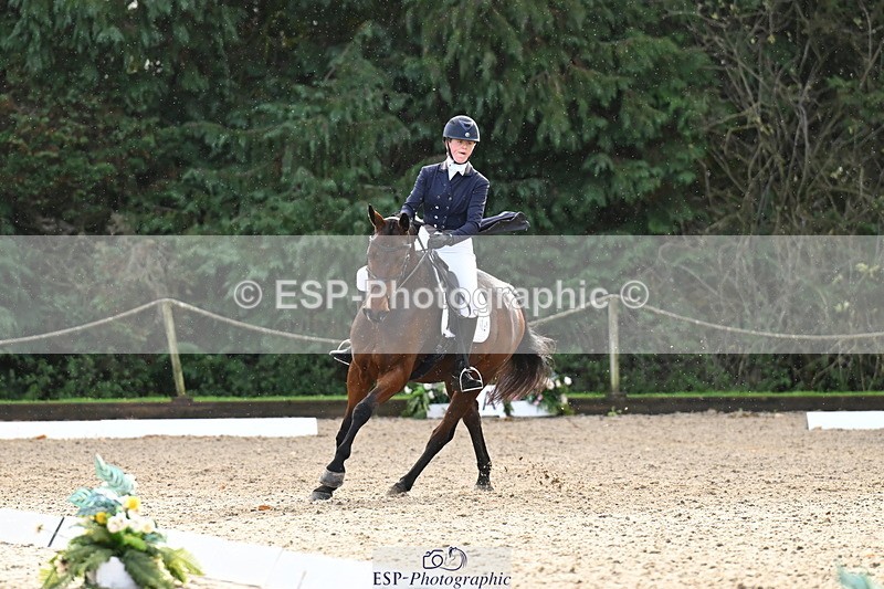 251023A-145700-05633 - B-158-Hannah.Hobhouse