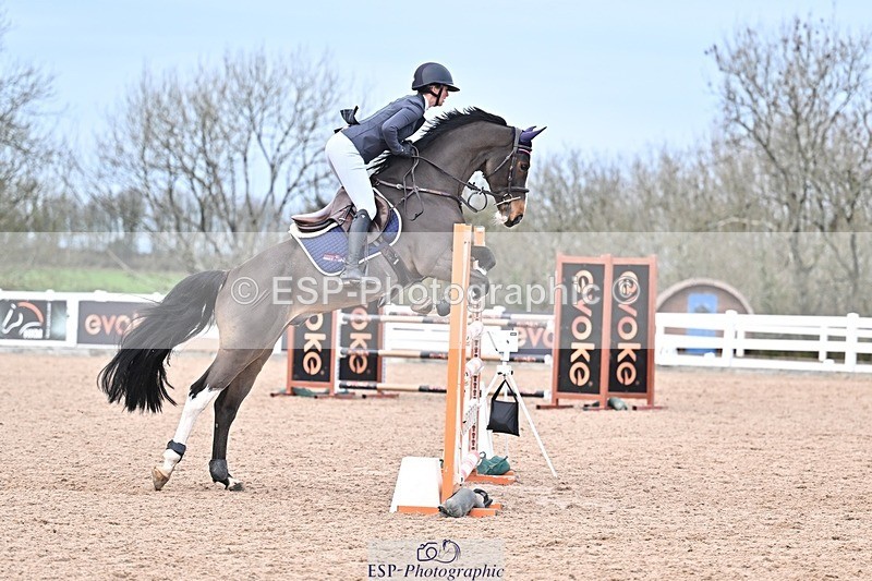251126-133926-00606 - Cls 5 Foxhunter and 1.20m